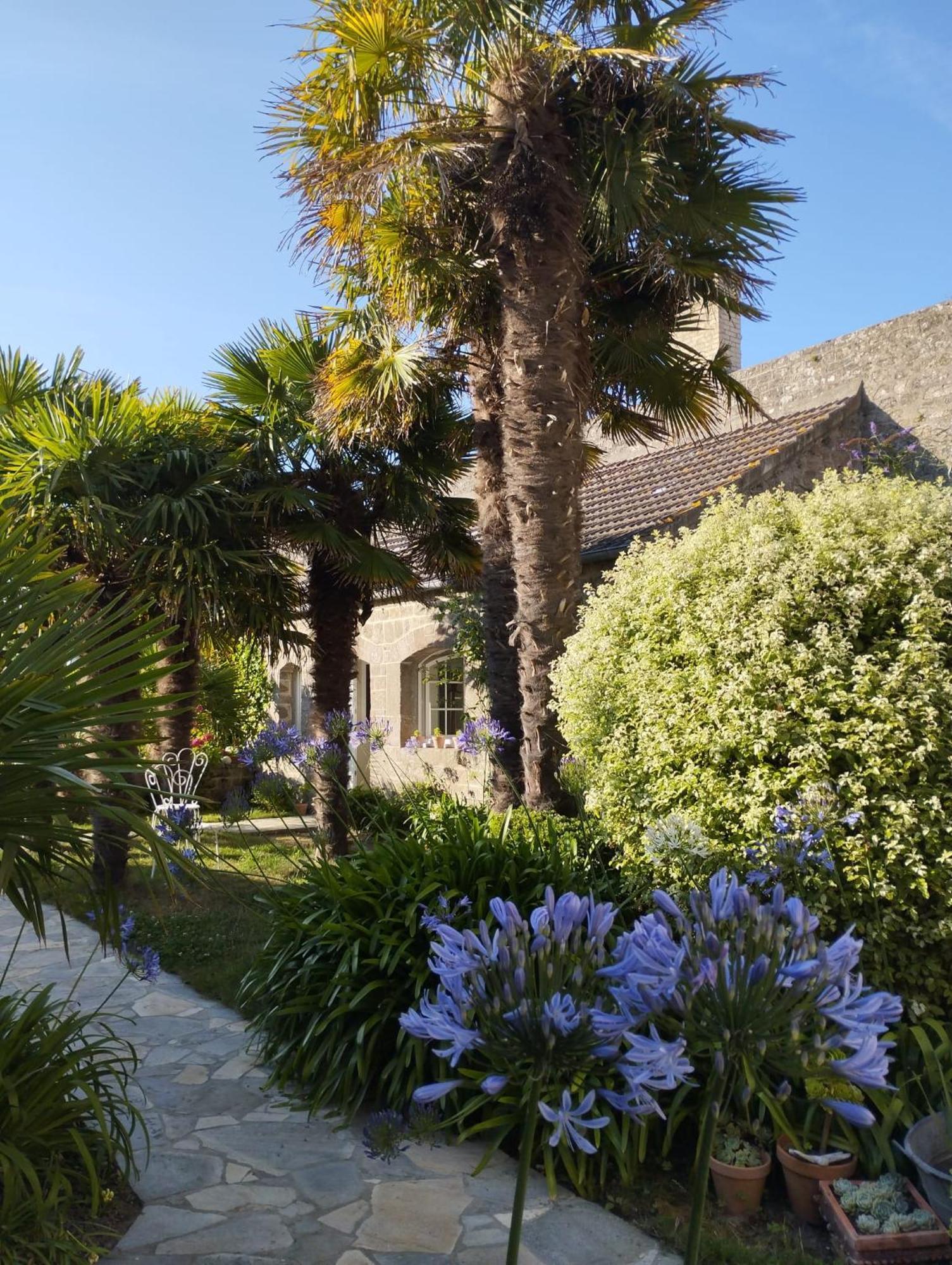 Le Prieure Barfleur Bed and Breakfast Eksteriør billede